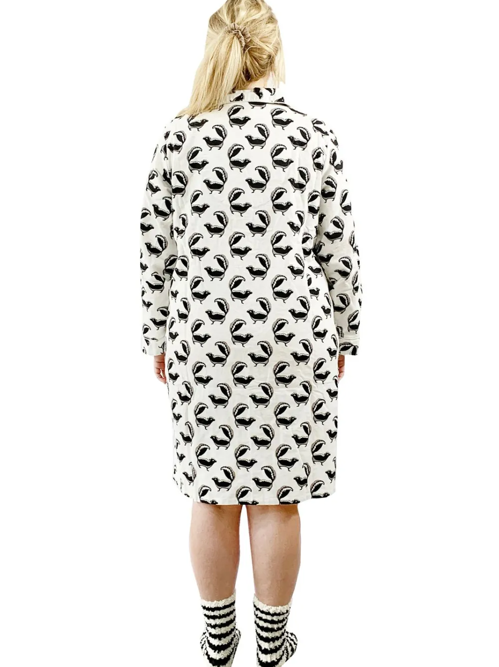 La Cera™ Camisa De Noche De Franela Whimsical Skunk De Talla Grande